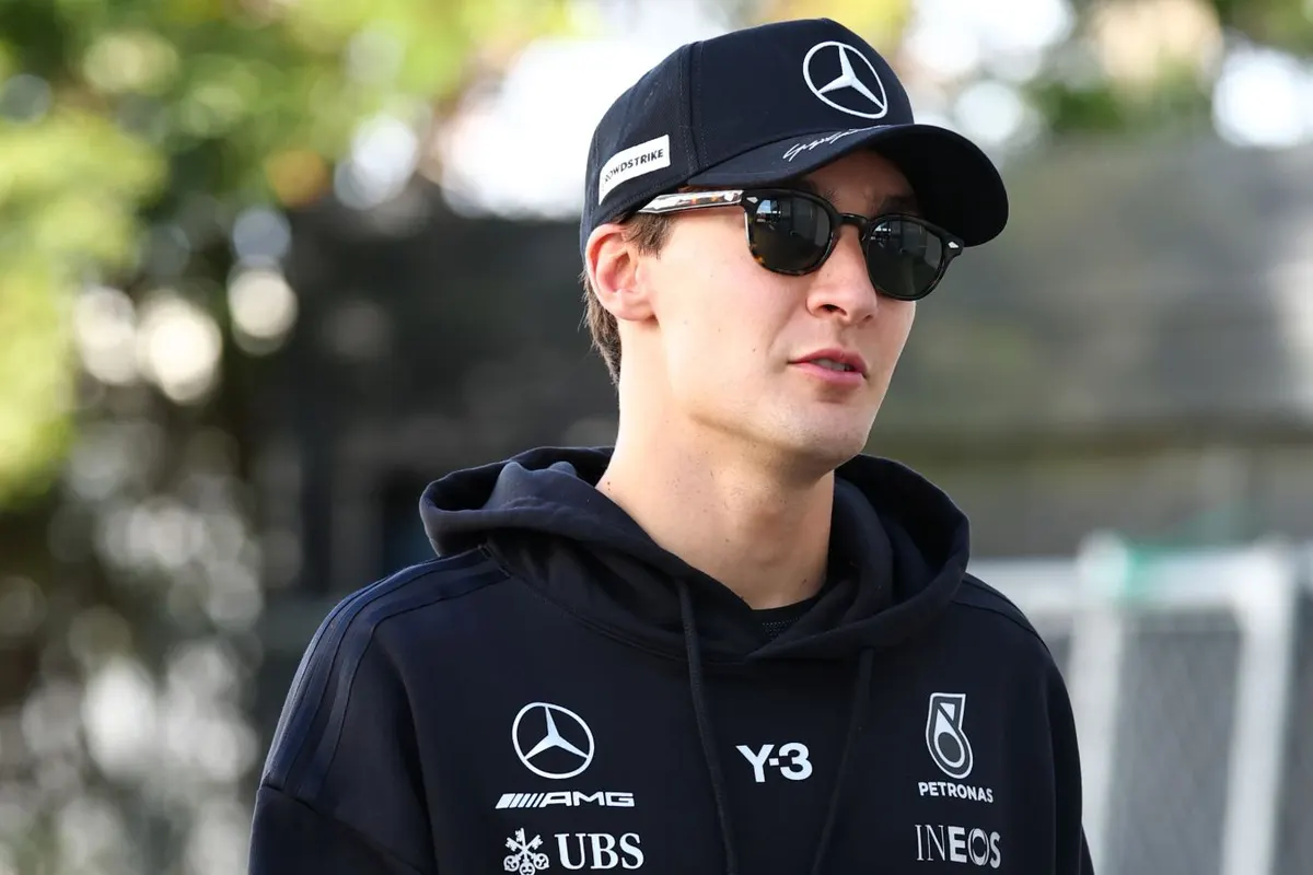 Расселл объяснил, почему его стиль пилотирования не подходит под действующий регламент Ф-1