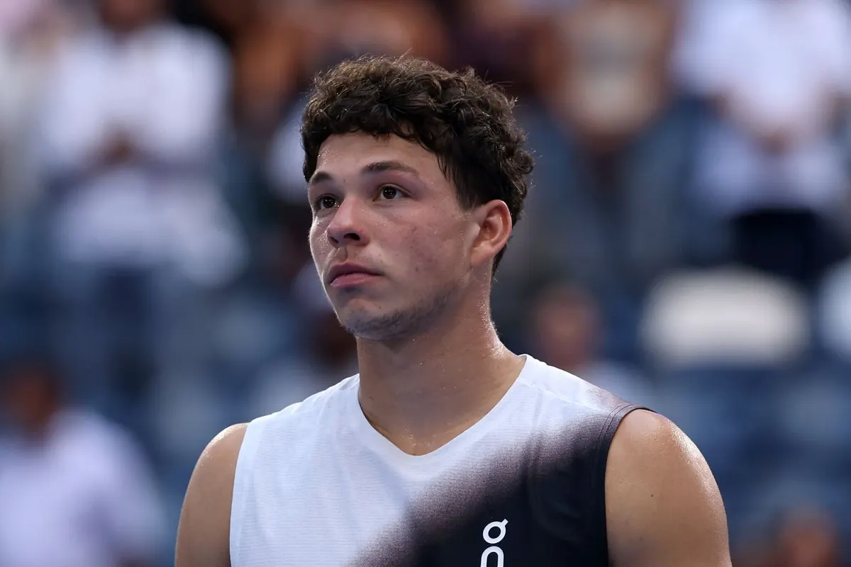 Шелтон на тай-брейке вырвал победу у Ковачевича в первом круге турнира ATP-500 в Базеле