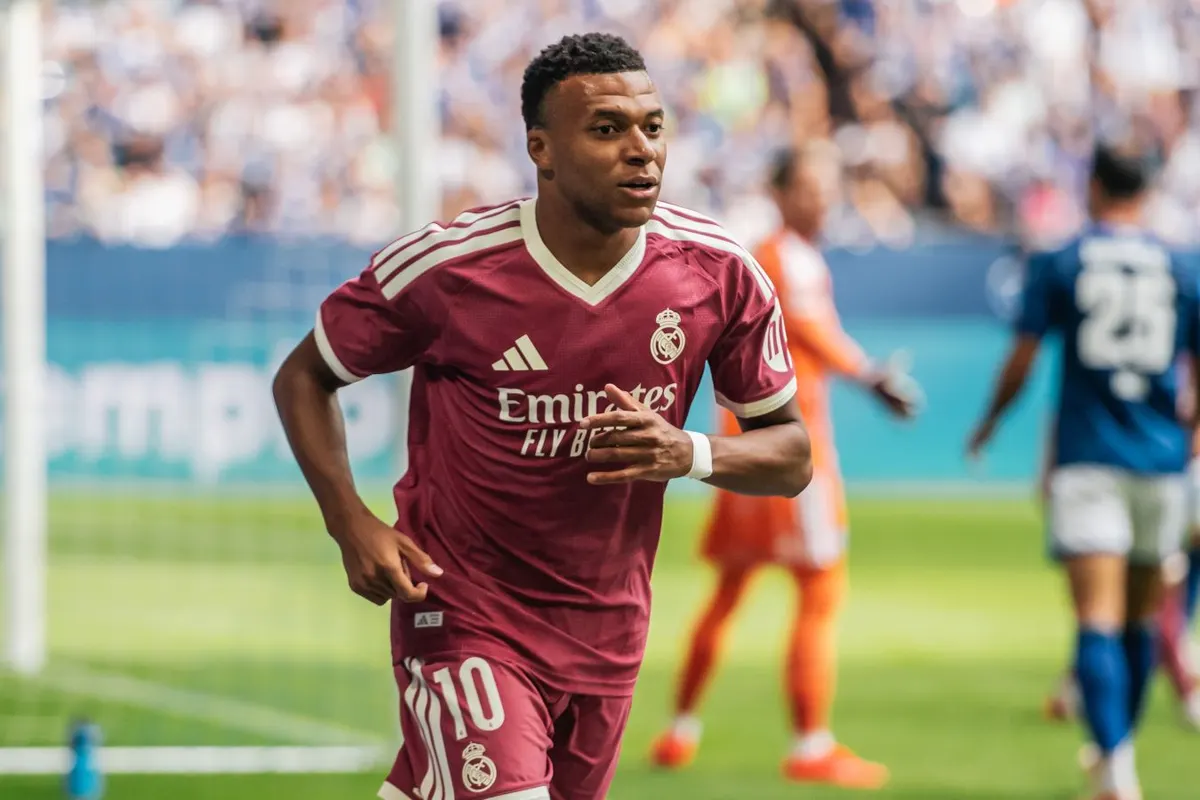 Мбаппе удалят из футбольных симуляторов FC Online и PES в Китае — Footmercato