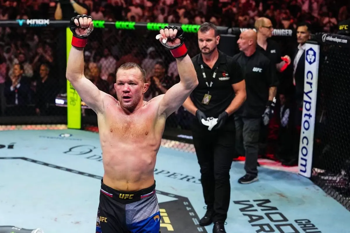 «Мераб выигрывал». Экс-чемпион UFC назвал переломный момент в бою Яна и Двалишвили