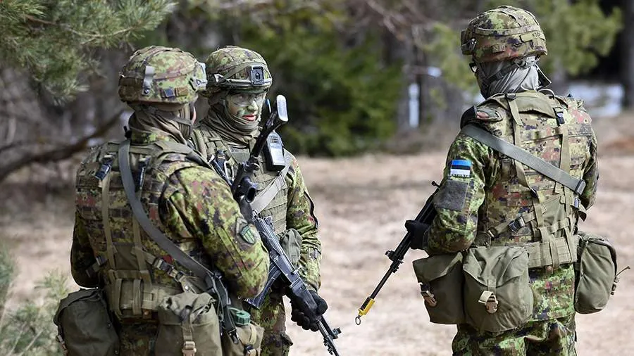 В Эстонии хотят разрешить отправку военных без решения парламента