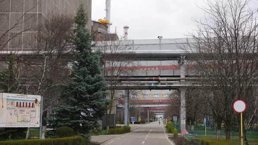 Захарова обвинила Запад в создании радиологических угроз из-за атак ВСУ на ЗАЭС