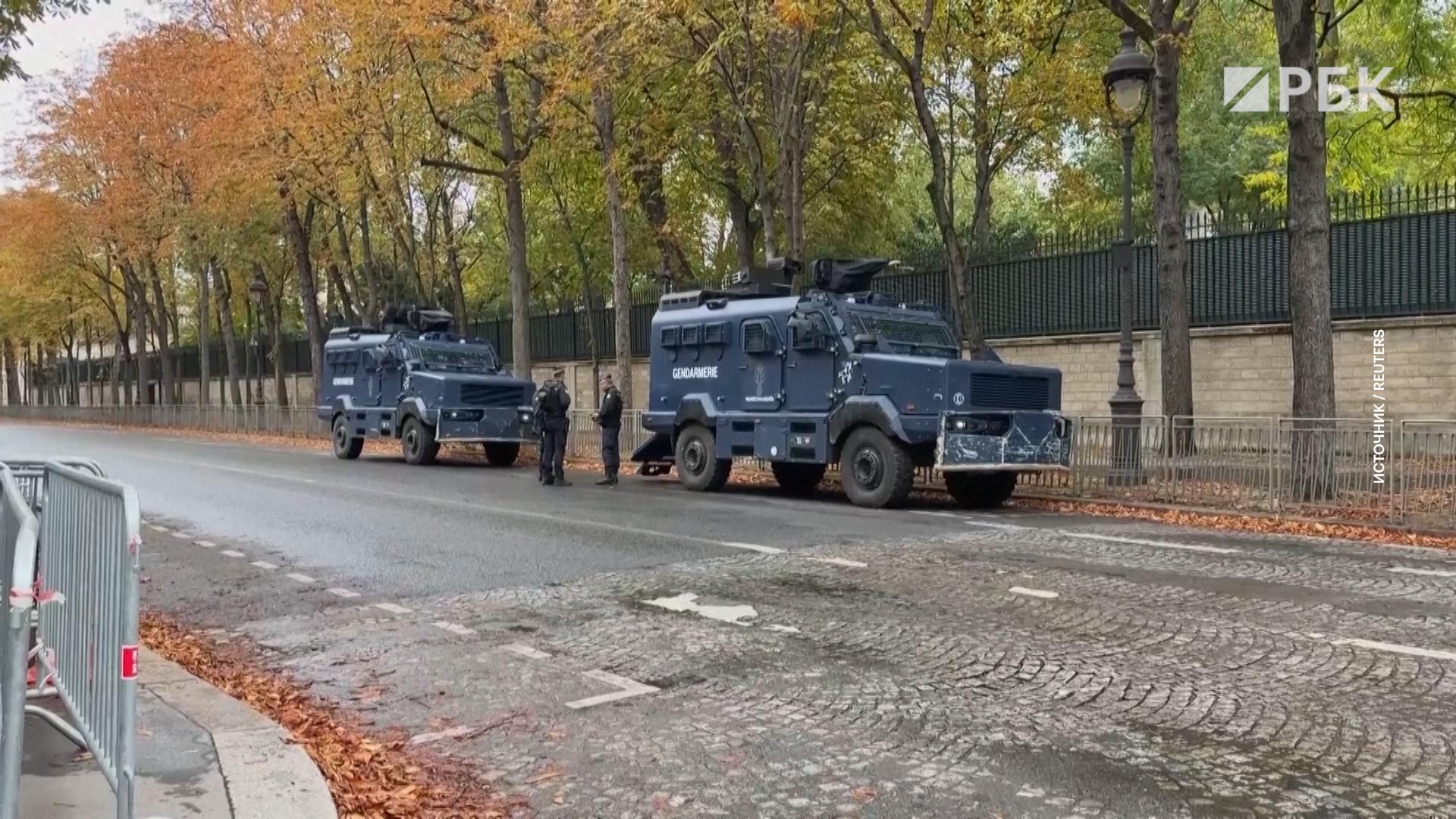 Бронетехнику вывели на улицы Франции из-за протестов. Видео