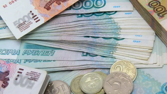 Росстат назвал сферы, где средняя зарплата достигла 150 тысяч рублей