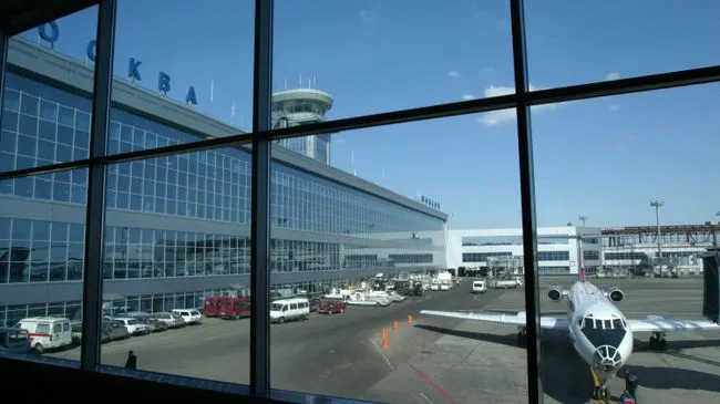 В аэропортах Внуково и Домодедово сняли ограничения на полеты