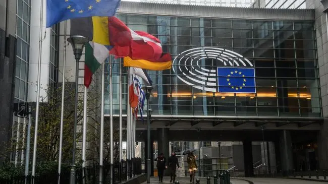 СМИ: Европа опасается остаться в стороне от переговоров по Украине