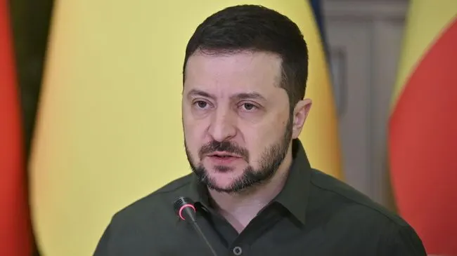Зеленский продлил военное положение на Украине еще на 90 дней